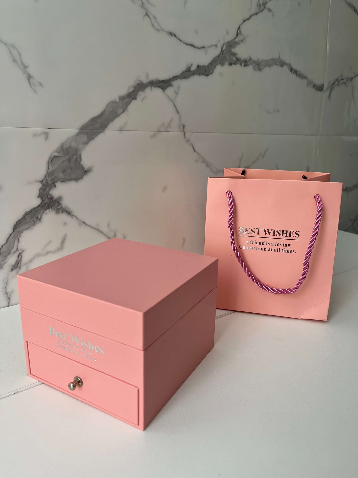 Set Cutie Premium Personalizată + Colier inimă inclus